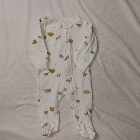 5 pc. Boy's 3M Lot of Footed Sleepers - incl. Fleece Christmas Sleeper - Picture 6 of 16